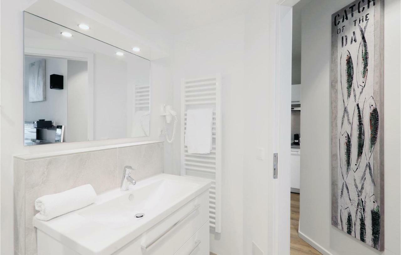 Cozy Apartment In Luebeck Travemuende With Kitchen מראה חיצוני תמונה